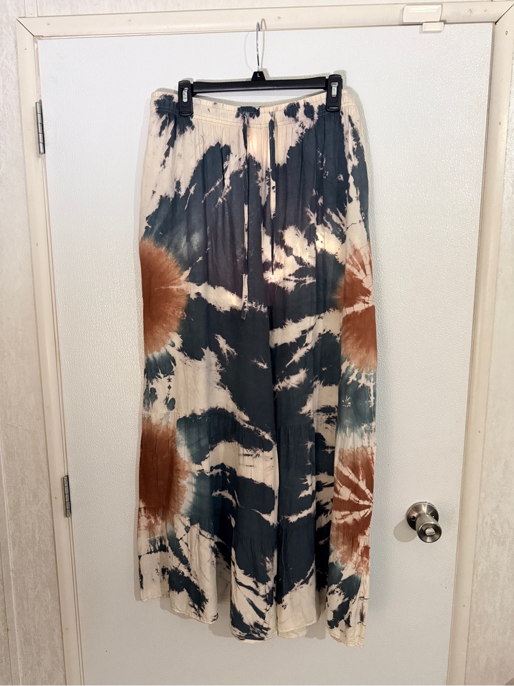 EARTHBOUND Tie-Dye Maxi Skirt in Cream, Navy & Brown